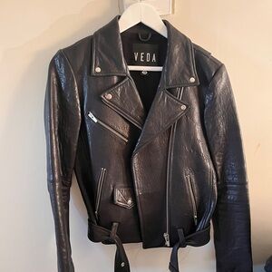 VEDA Jayne Black Leather Jacket small